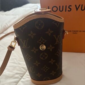 Louis Vuitton - Fold Me Pouch